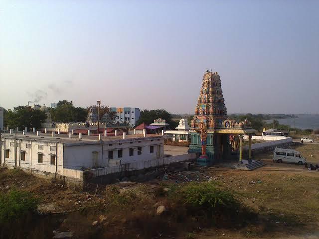 Beechupally is one of the famous shrines for the god Hanuman. It is located on the banks of Krishna River at about 30 kilometers downstream after Jurala Project and 180kms from Hyd.The shores of Krishna River at this location are noted for carrying out obsequies to the departed