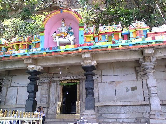 this place finds mention in many Vedic scriptures and it is believed that everything to Srisailam without visiting uma maheswaram is incomplete.