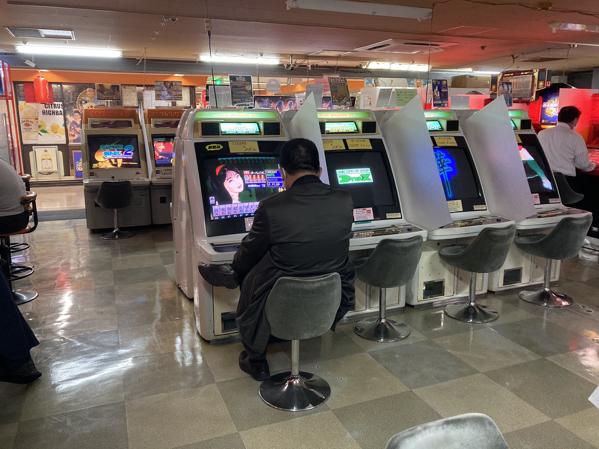 ゲームーズ 久しぶりにニュー新橋ビル地下ゲーセン まさに憩いの地下街 新橋 ゲームセンター アミューズメントパークウイング T Co Yv7w2zxtcb Twitter