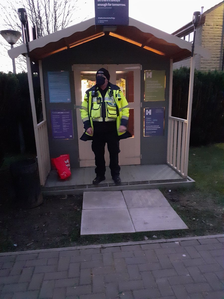 WardenRichard2's tweet photo. Just because its Christmas day doesn't mean we stop. Emergency food delivery to someone in need this morning. We will be around today so if you see us give us a wave. @CMBC_CSRT @Calderdale @CSRT_Team2 #MerryChristmas https://t.co/DmnnciTKlt