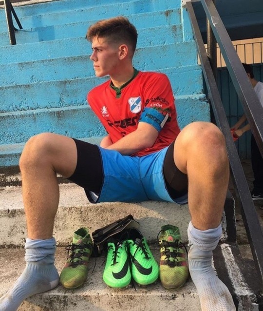 Gay Sneakers tweet media