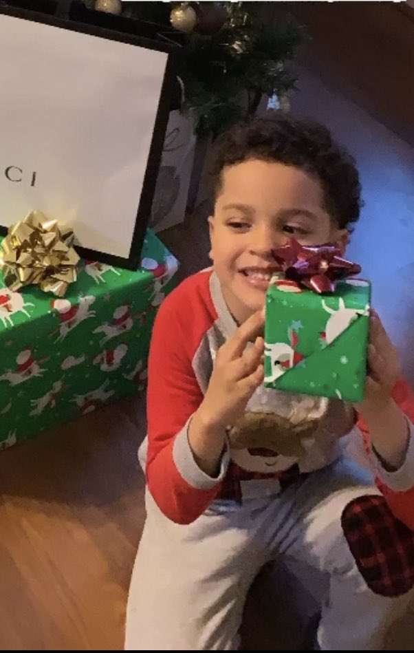 akperera's tweet photo. Let the holiday celebrations begin ... my favorite lil’Texans are ready 🎁🎄#BlakeWilliam 🥰#Karson🥰 #Ramani🥰 #Kirana🥰 https://t.co/szu4IoD2l3