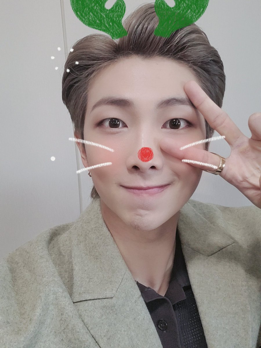 Happy Holidays 😀
전 어제 나홀로집에 2 봤고
오늘은 1 볼 계획입니다
여러분도 집에서 소소히 잘 보내십시오
보고싶습니다 ~~ https://t.co/sHlmE6HV0h