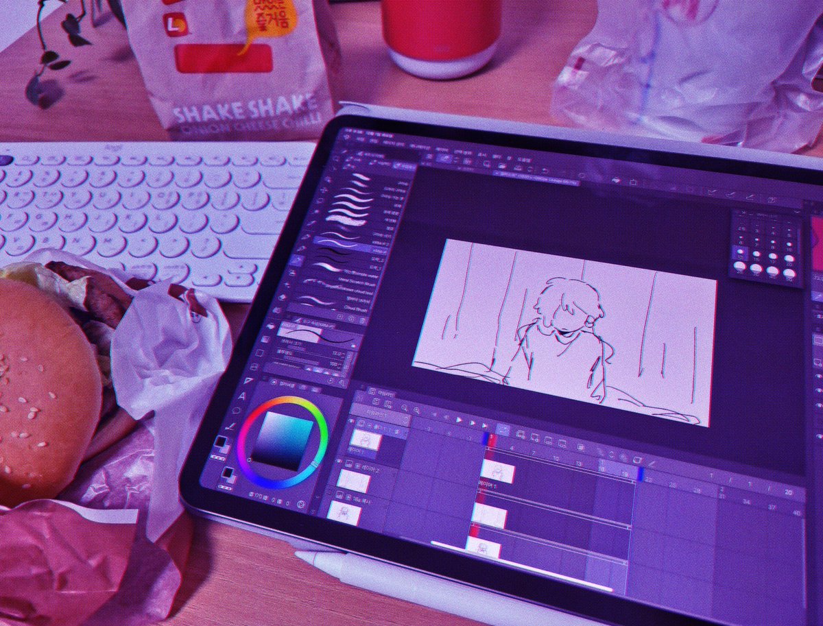 11월 초에 iPad pro 4세대 12.9인치를 구입해서 아이패드의 클립스튜디오 ex만으로 그림&애니메이션 작업을, 편집만 pc의 에프터이펙트를 사용했습니다....