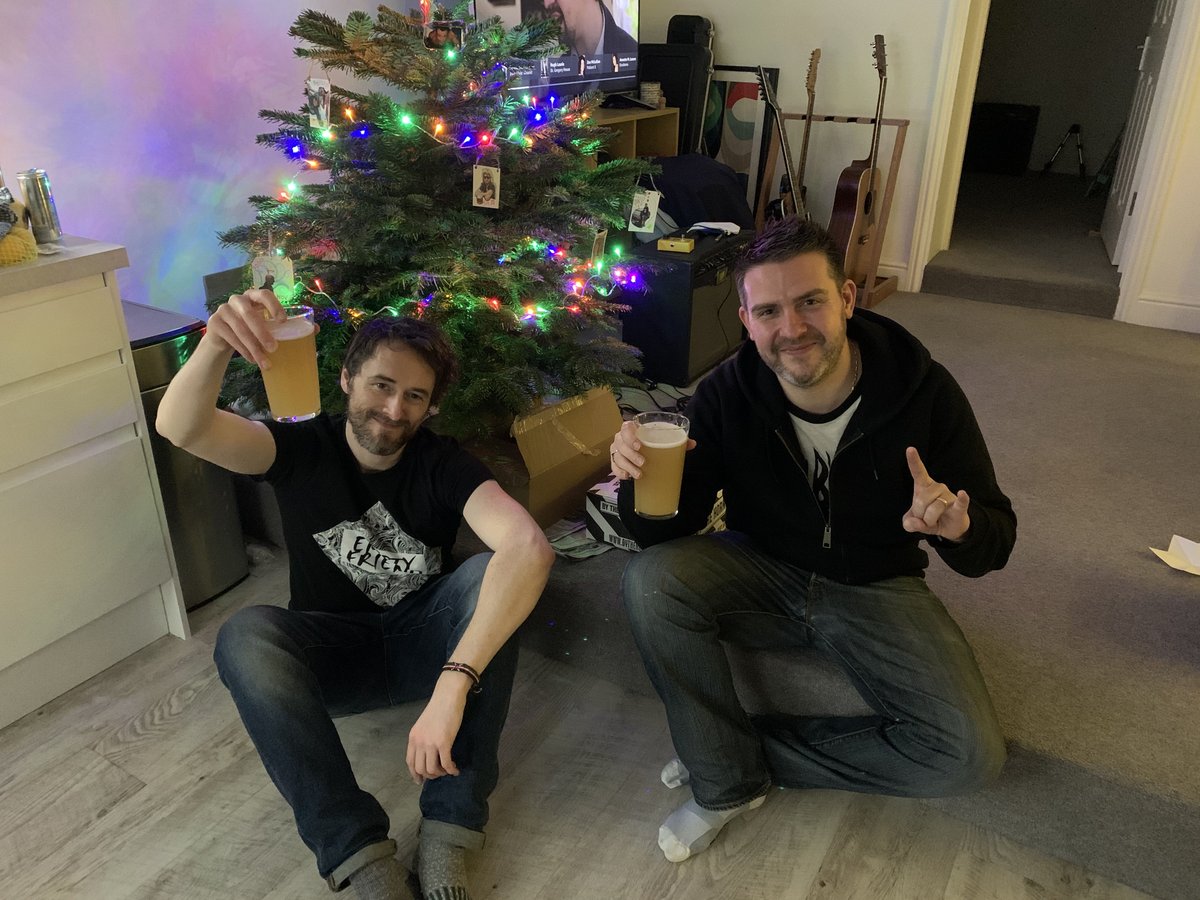 Merry Christmas! 
.
.
.
#emptyfriendband #MerryChristmas #London #Xmas