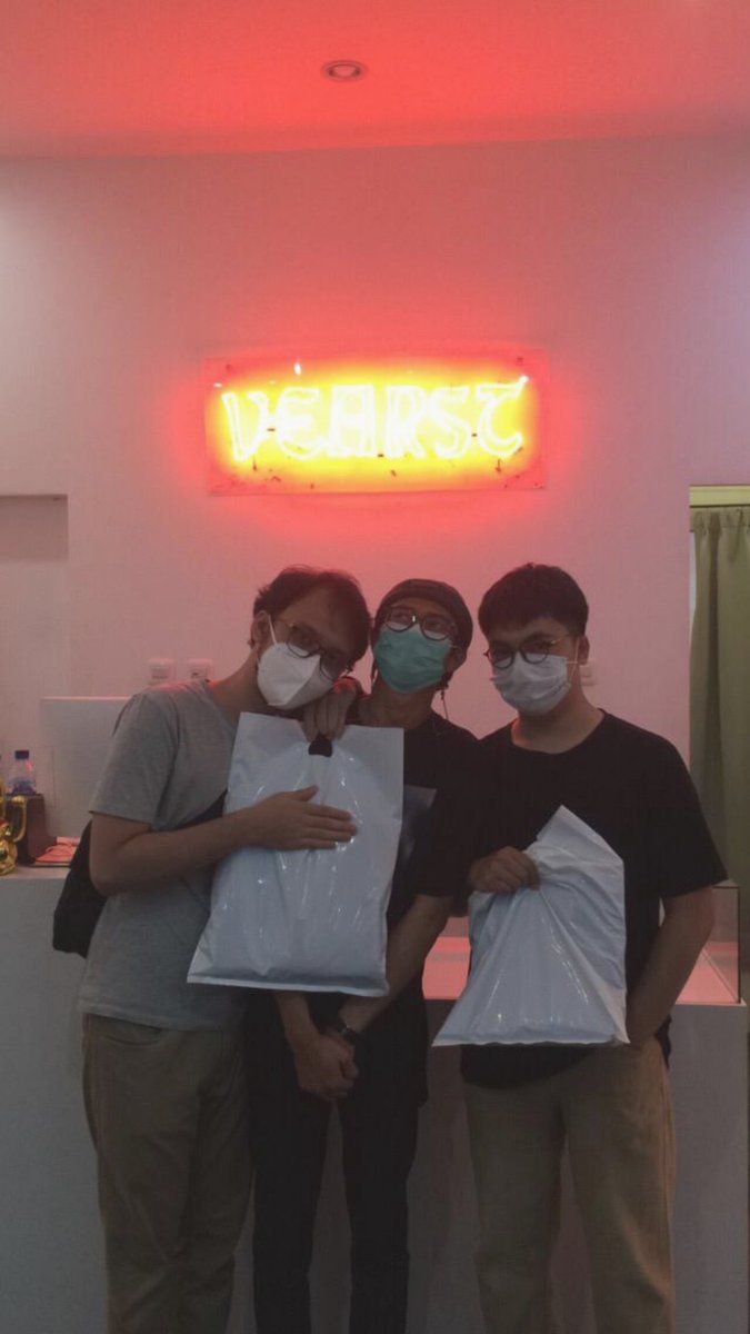 lightspacemusic's tweet photo. Thank u Vearst Jeans 🥰 https://t.co/LgAWIjIma5