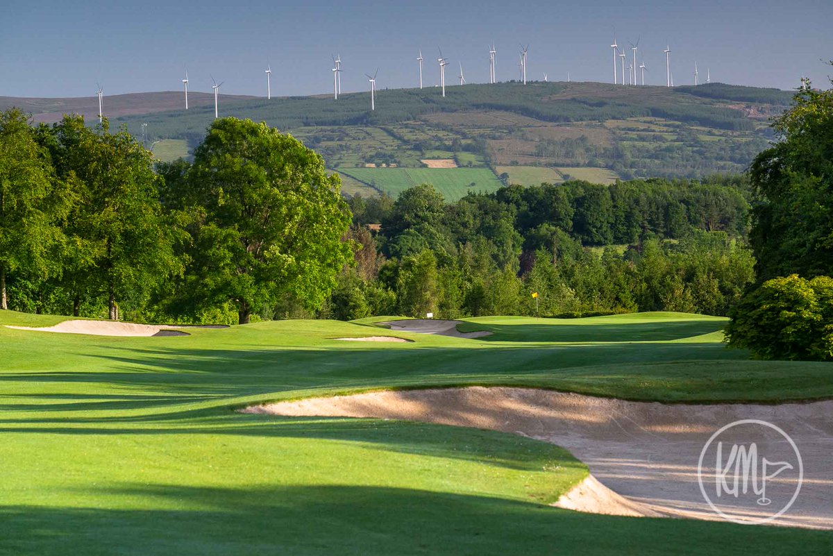 1/4
Let's tee off the Christmas Day Giveaway with an opening fourball🏌️‍♂️for <a href="/Slieverussell/">Slieve Russell Hotel</a> (worth €300)

To enter:
1. Retweet
2. Tell me which acclaimed Irish architect designed Slieve Russell.