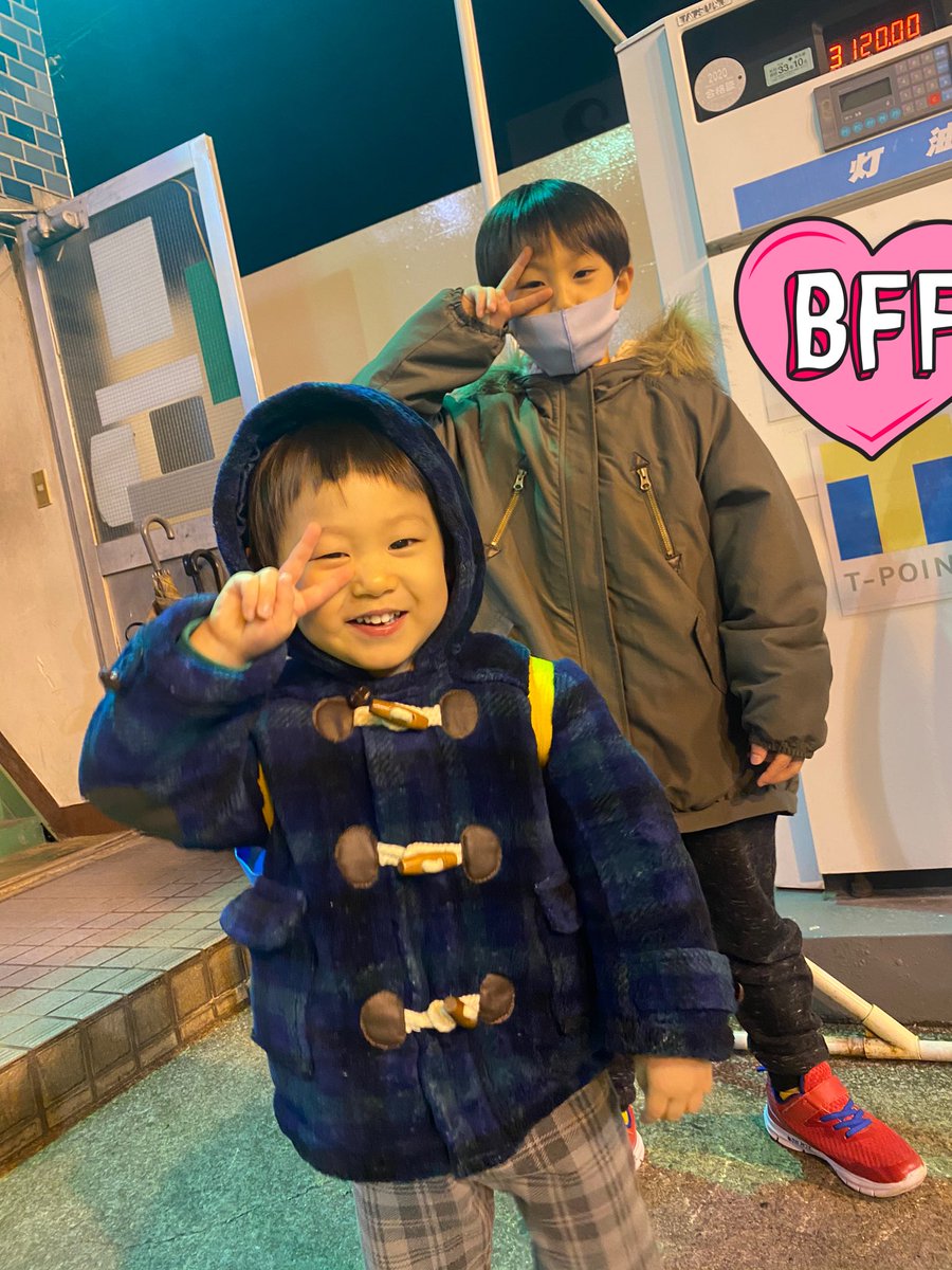 cb400sfmoe's tweet photo. 今年もちっちゃいサンタさんが来てくれたの🎅🏻♡
去年と違うのは今年はバイト先じゃなくて私のお家でした😊

今年は一緒にカブトムシ取りに行ったり色んな思い出ができて改めてスーフォア君がくれた出逢いに感謝🙏 https://t.co/i4bVEUZvPy