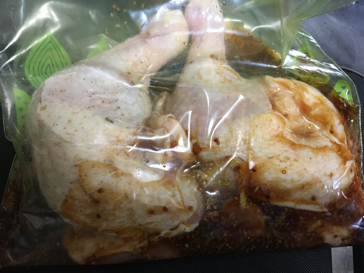 ななせなつひ ローストチキンはまだ間に合う 醤油 大さじ3 蜂蜜 大さじ2 砂糖 大さじ1 白ワイン 大さじ2 粒マス 大さじ1 レモン汁 大さじ1 にんにく すりおろし少々 ジップロックで入れて混ぜ合わせ 骨付きの鶏肉に揉みこんで1時間以上漬け0度の ななせなつひ ローストチキンはまだ間に合う 醤油 大さじ3 蜂蜜 大さじ2 砂糖 大さじ1 白ワイン 大さじ2 粒マス 大さじ1 レモン汁 大さじ1 にんにく すりおろし少々 ジップロックで入れて混ぜ合わせ 骨付きの鶏肉に揉みこんで1時間以上漬け0度の