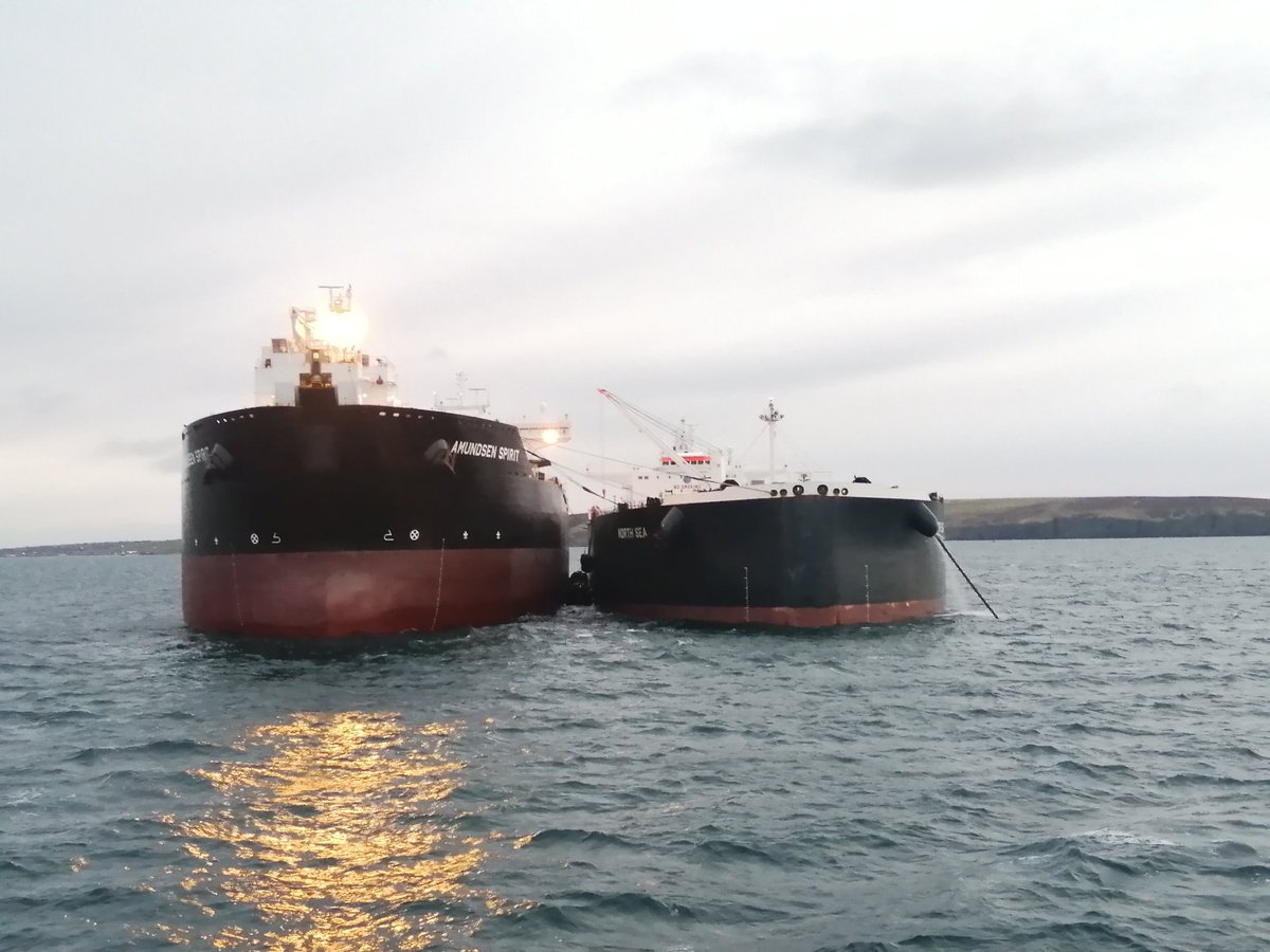 volyar17's tweet image. 0330 shout on Christmas day. 😭 The black gold has to keep moving.
4 tankers leaving #scapaflow today so that will be at least 60 sailors spending Christmas at sea.
Happy Christmas from the tug Odin. 
#tuglife