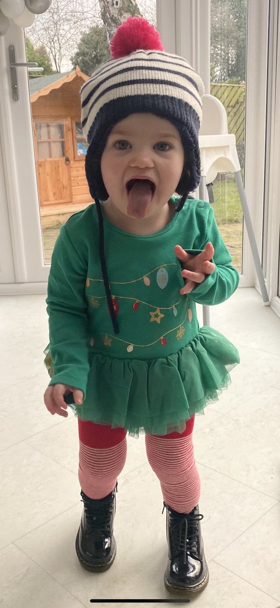 Platti's tweet photo. Merry Christmas everyone ! https://t.co/jm7D5mt5Rg