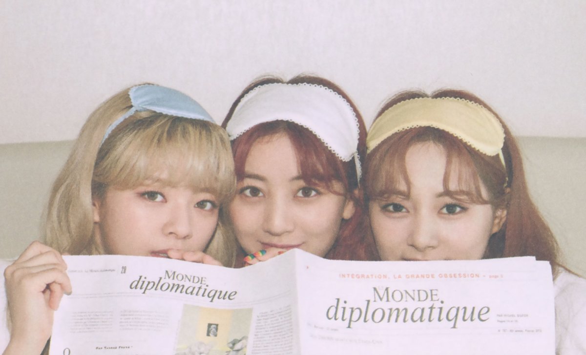 njmsjmdct2's tweet photo. [SCAN] TWICE 2021 SEASON'S GREETINGS "THE MOMENT FOREVER" - diary

Jeongyeon/Jihyo/Tzuyu

#TWICE #트와이스 #2021시즌그리팅 #THEMOMENTFOREVER 
#정연 #ジョンヨン #JEONGYEON #定延 
#지효 #ジヒョ #JIHYO #志效 
#쯔위 #ツウィ #TZUYU #จื่อวี #جويو #子瑜 https://t.co/bgthKNYnDe