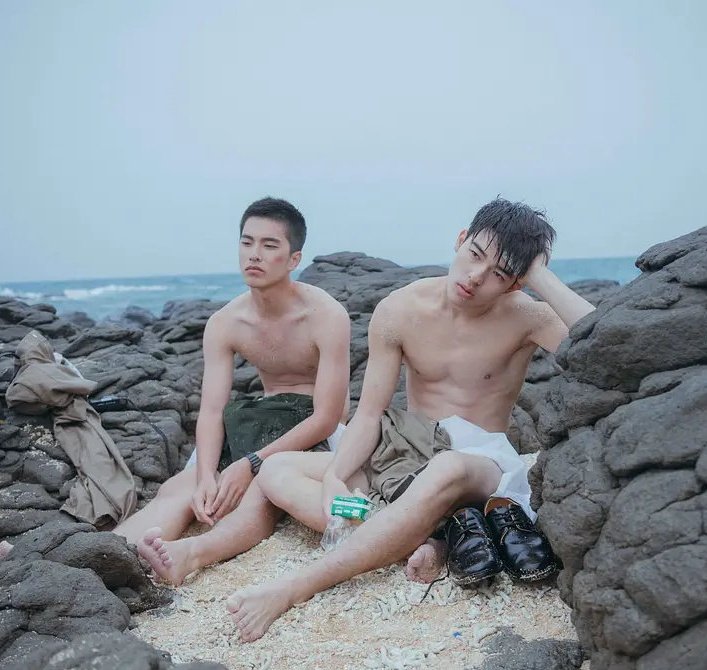 9. They also did workshops in blindfold and made them familiarized with each other’s bodies and breathing.