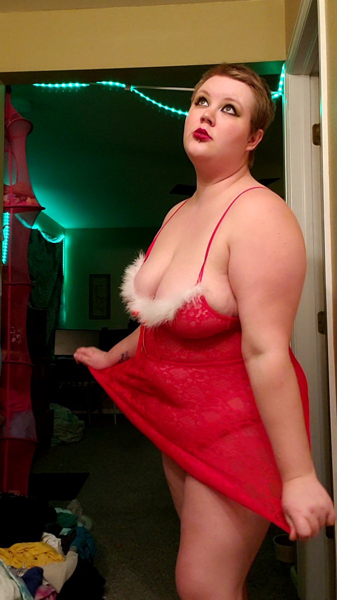 ClementineTangi's tweet photo. Merry Christmas Eve my sluts https://t.co/bYFZvqWVJd