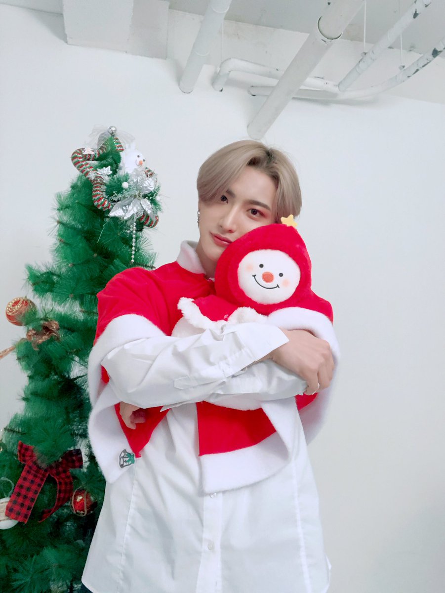 ATEEZofficial tweet picture