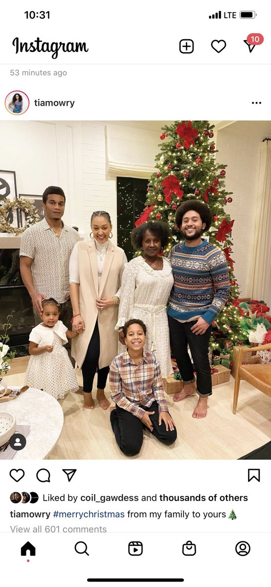 jiggyjayy2's tweet photo. Tia said black family members only ☠️☠️☠️☠️☠️ https://t.co/0jsLn3Nnbv