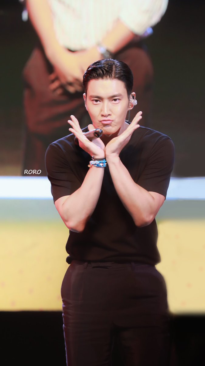 siwon pics tweet media