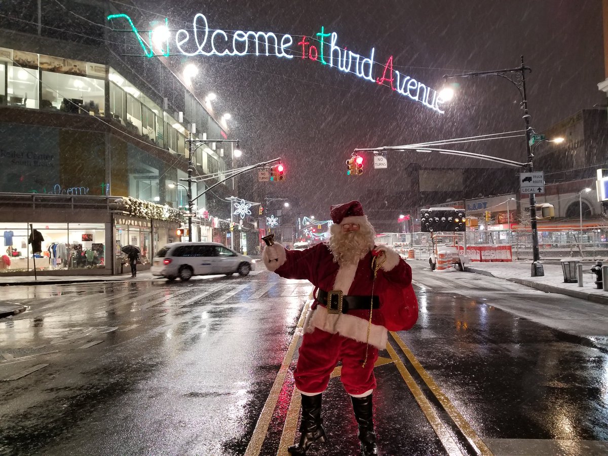 Welcome2theBX's tweet photo. Merry Christmas from The #Bronx in what has been a dark year for many.
We honor those lost to #COVID19 & to those who lost a loved one, we extend our greatest sympathies during what is a difficult time.
May your hearts & souls eventually find comfort.
#welcome2thebronx https://t.co/zh3nv3M5Nk