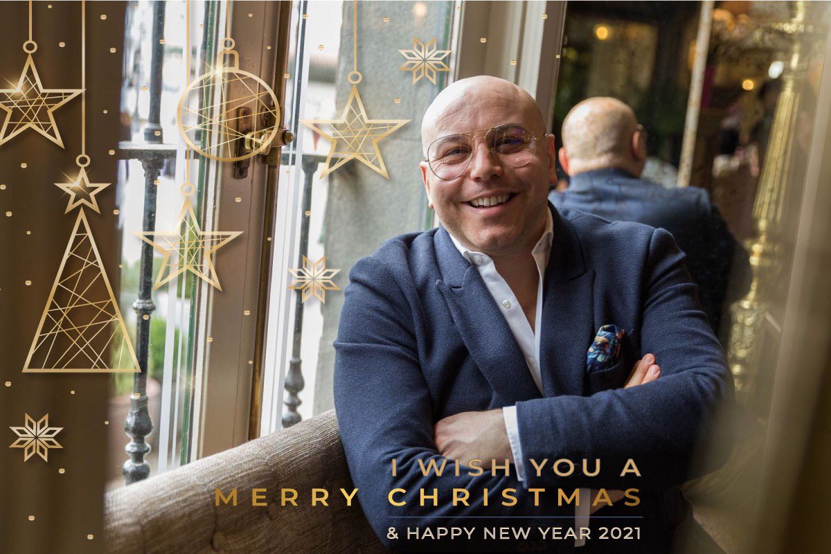 🎄🎅🏻🎁 I wish you a Merry Christmas and a 🎊🍾🥂 Happy New Year 2021 🎉🤗 Huge ❤️ Love 🍸 Luca❣️
📸 Photography: <a href="/martinmendezpho/">martinmendezphoto</a> 
#xmas #merrychristmas #happynewyear #happynewyear2021 #xmascocktails #christmascocktails #merrychristmas