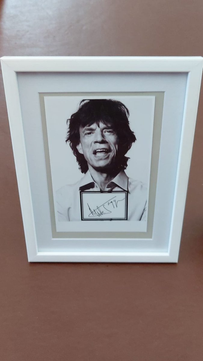 thwinglass's tweet image. christmas #taskmaster first task: "Bring the "Jaggiest" item". Who wins?? out of five 
Not Shown Alanis Morissette Jagged Little Pill CD 
#prizetask