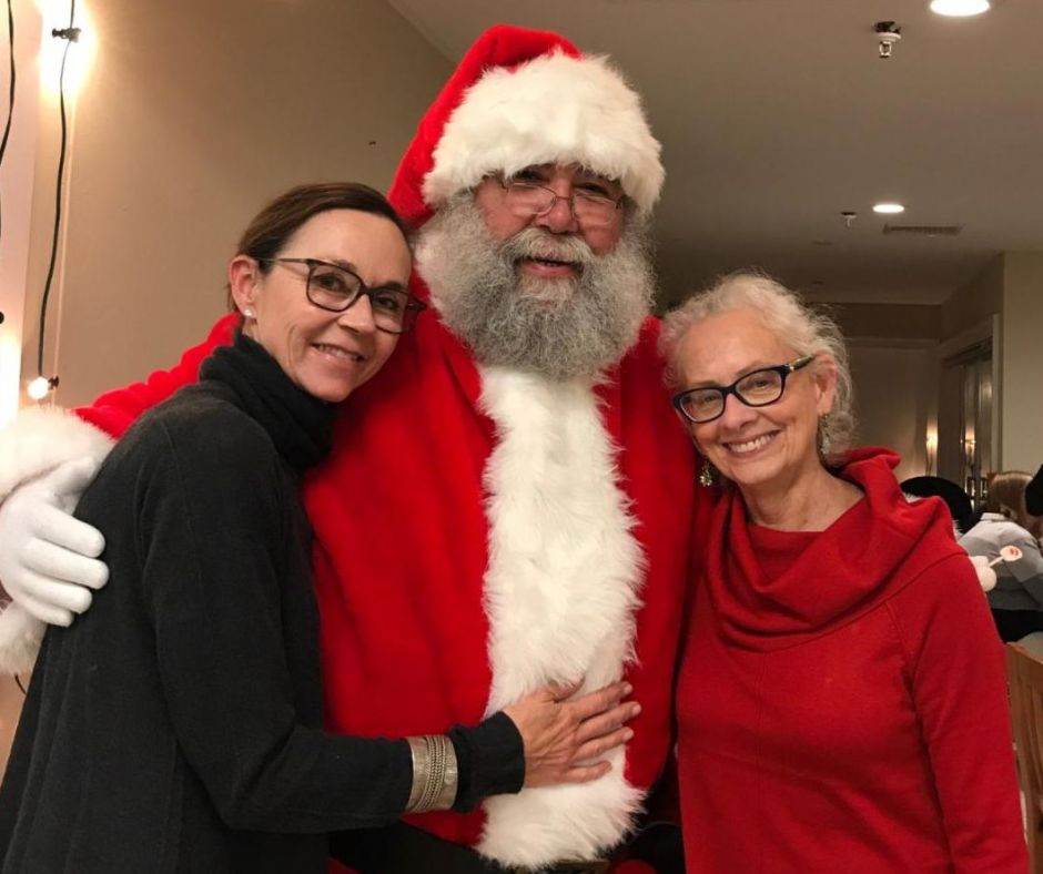 Last year Santa was able to visit with us in person. Listen to his timeless words and join him in being grateful for all of the amazing people in our world. conta.cc/34DTUh5