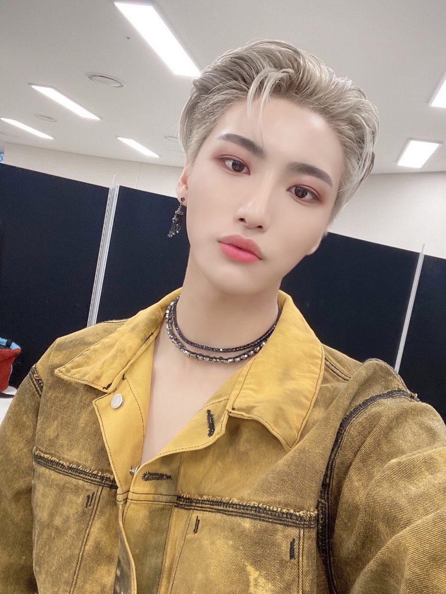 ATEEZofficial's tweet image. [#성화] 오늘은 치킨에 머스타드소스가 땡기는 날, 오늘 무대두 함께 응원해줘서 고마워요 에이티니💛💛💛💛💛
#ATEEZ #에이티즈