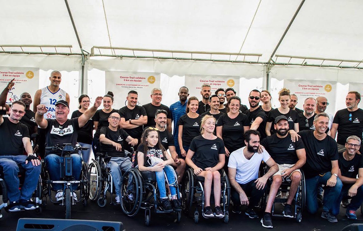 De notre grande famille #Handiamo à la vôtre : Joyeux Noël !! 🎄🥳
Notre plus beau cadeau ? Vous retrouver en 2021... on a hâte 😊
#handicap #handisport #Noel