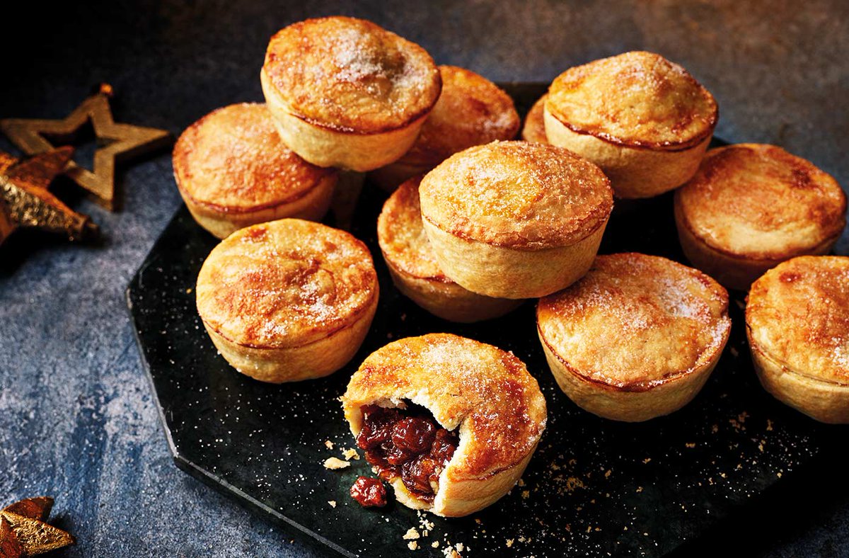 Mixes without meat began to gain popularity within some of the higher echelons of society and became the mince pies we know today.