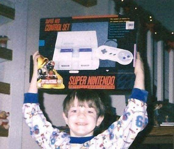 80s_y_90s's tweet photo. Así se veía una Feliz Navidad en los 80s y 90s. 🎅🎄🎁 https://t.co/PgvHDjyCEO