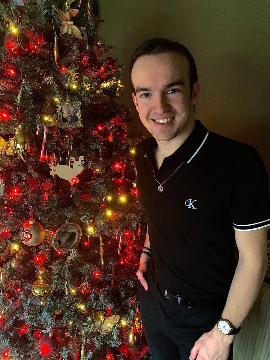 CometanOfficial's tweet photo. Merry Christmas To All 🎄🥳🎁 https://t.co/phVlHdXkuk