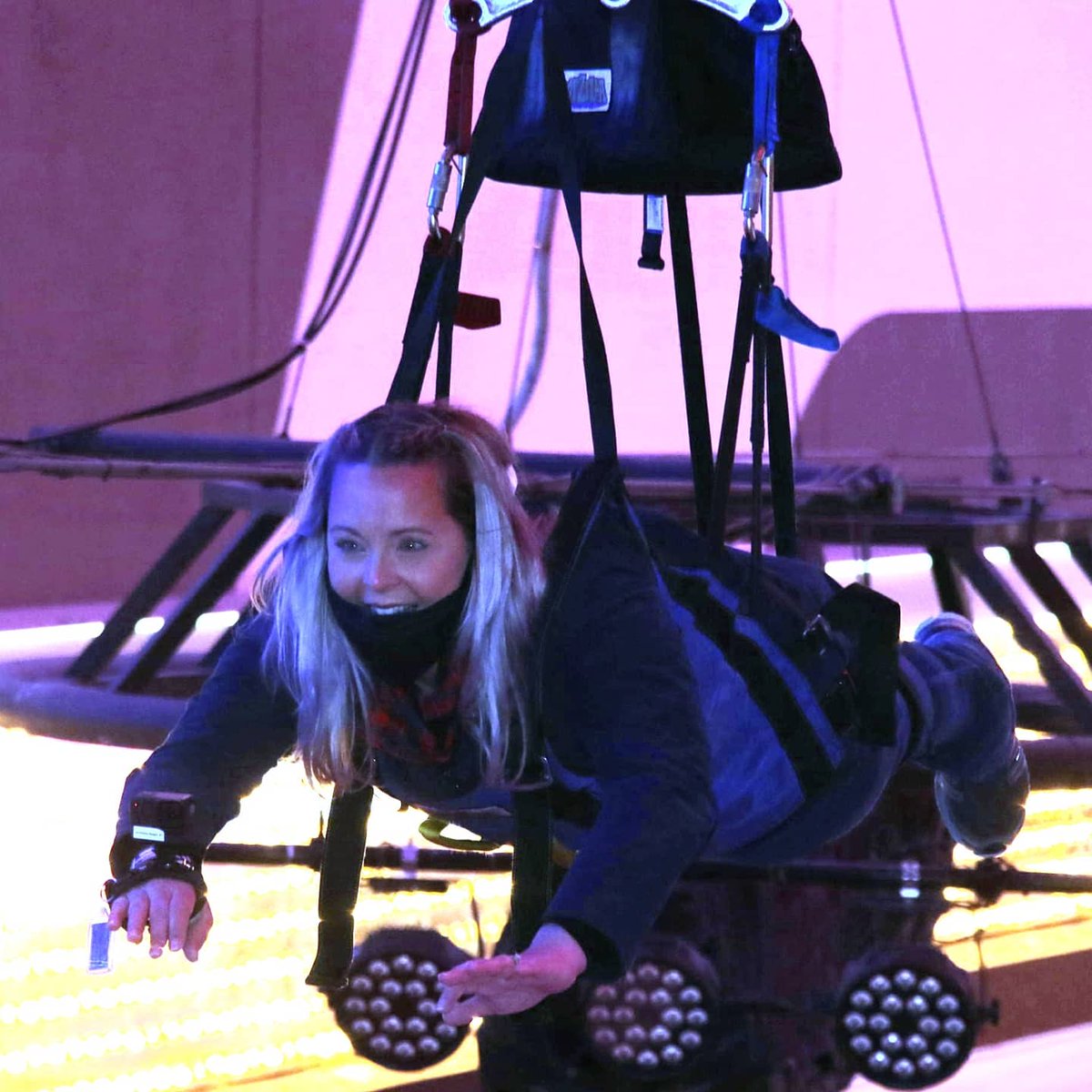 seanandstef's tweet image. Don't just fly, SOAR! The perfect way to celebrate the eve of a very special day 🎄 #seanandstefstrong #seanandstef