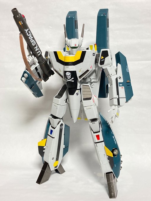 朝起きるとサンタさんが枕元にクリスマスプレゼントを•••嘘です自分で買いました。VF-1対応スーパーパーツたまらんですのう。 