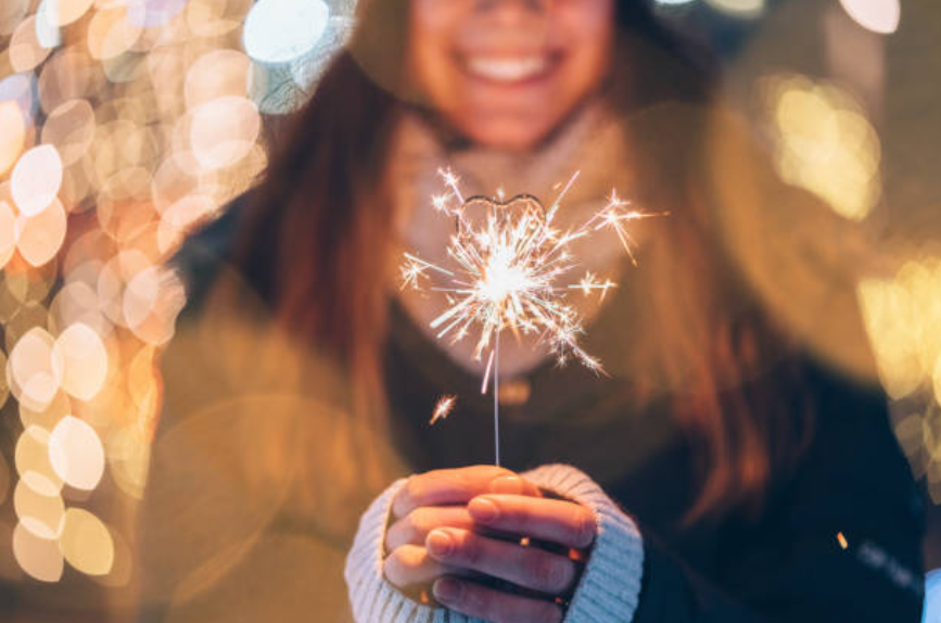 Jane_Happyy's tweet photo. Joyeux noël et d'agréable #fêtes de fin d’année !🎅🎁🍸 #notaires #genapi https://t.co/h2ZjrliHE8