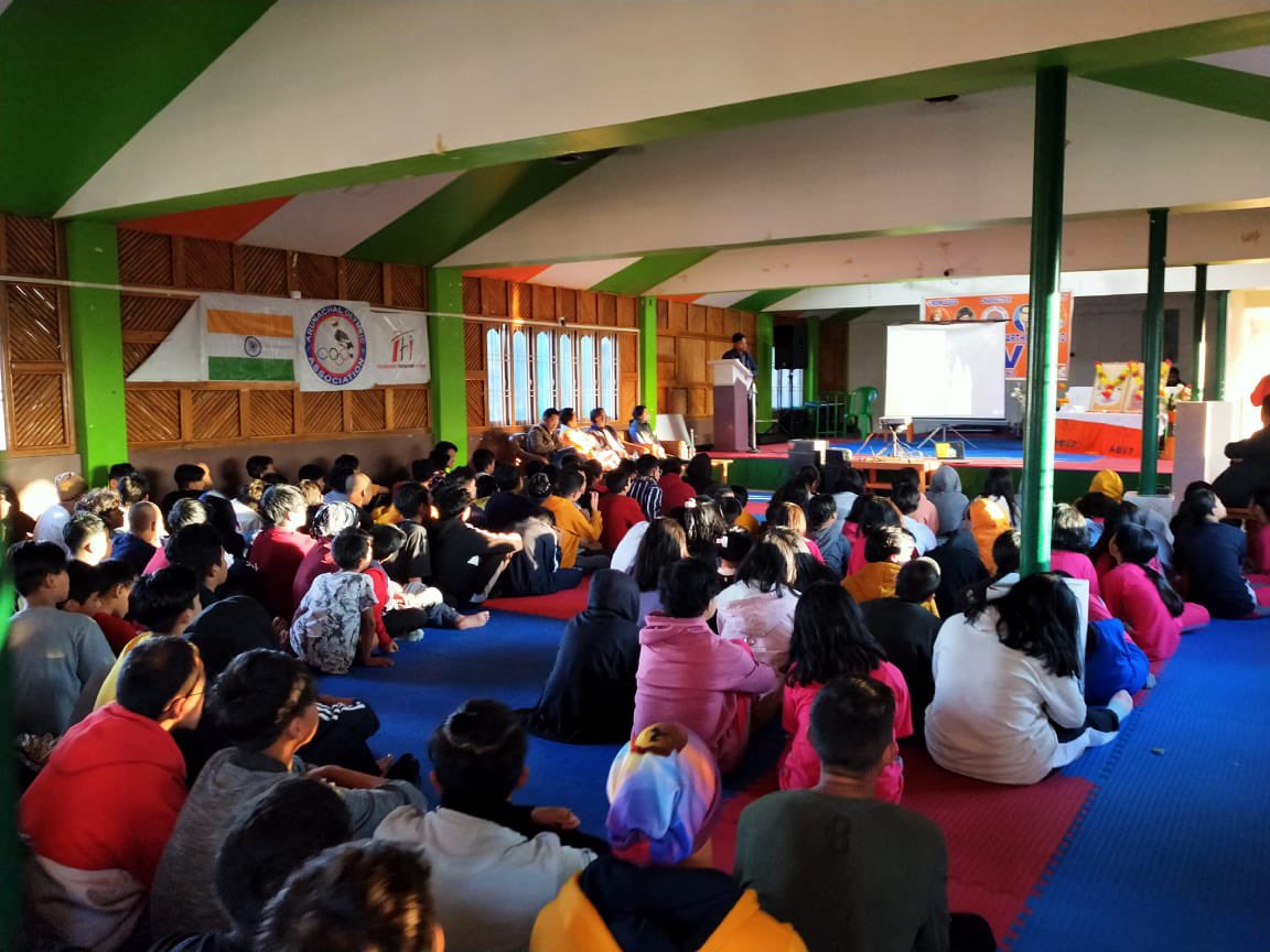 ABVPVoice's tweet image. Karyakartas of ABVP in Arunachal Pradesh’s Itanagar, Seppa, Pasighat and Doimukh units watching the inaugural session of #66thABVPConf underway in Nagpur.