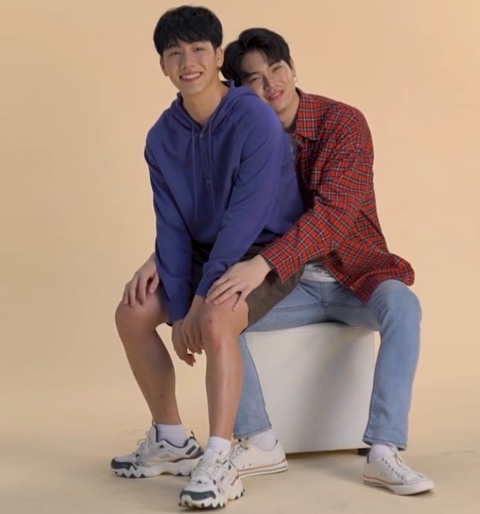 Dikansidikan's tweet photo. พี่หยิ่นบอกงานนี้ไม่ขอรับค่าตัวครับ 🌚
#กลรักรุ่นพี่ซีรี่ส์เต็ม  #หยิ่นวอร์ https://t.co/u2SXcloJ5U