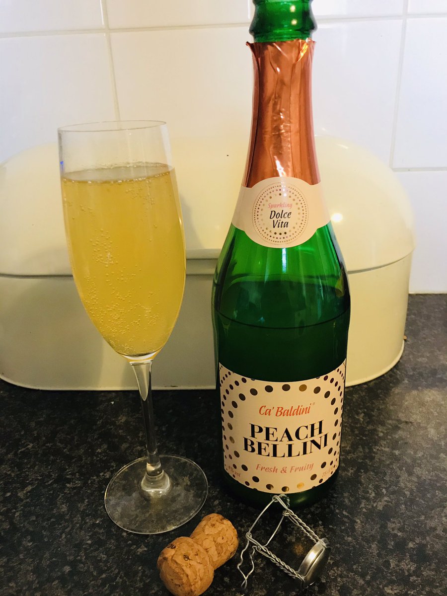 rathlinshop's tweet photo. Merry Christmas everyone 🥂 hope you all have a lovely day 🎄
#Christmas2020 #bubblesforbreakfast #rathlinisland https://t.co/ZpTo4nhNHL