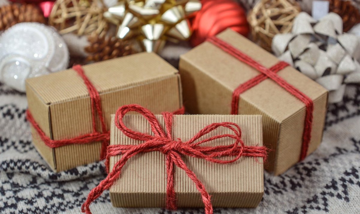 Both at home and in the workplace, we have had to adapt and find new ways to communicate and connect with each other. As we enjoy the holidays in these unprecedented times, take some time to thank everyone that helped you navigate this year! #thankful#holidays#workplace