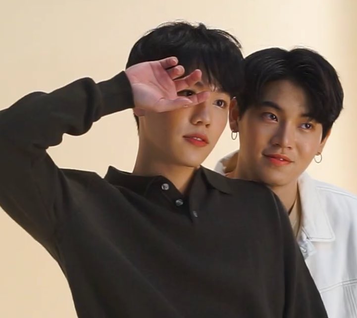 Dikansidikan's tweet photo. มาสะเวอร์ชั่นนี้คือตายจริงๆ ครั้งนี้ถ้าพี่วีจะจูบจัดหนักจัดเต็มนี่ก็ไม่แปลกใจนะ 🌚
#กลรักรุ่นพี่ซีรี่ส์เต็ม #หยิ่นวอร์ https://t.co/f34gabI7Yz