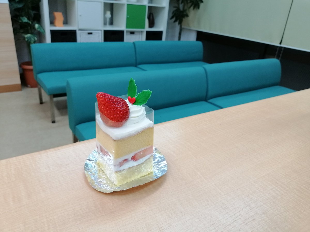 umasap's tweet photo. 昨日の現場終わりに、メーカーさんが用意してくれたケーキいただきました
ごちそうさまです☺️ https://t.co/ziubLrMoQ7