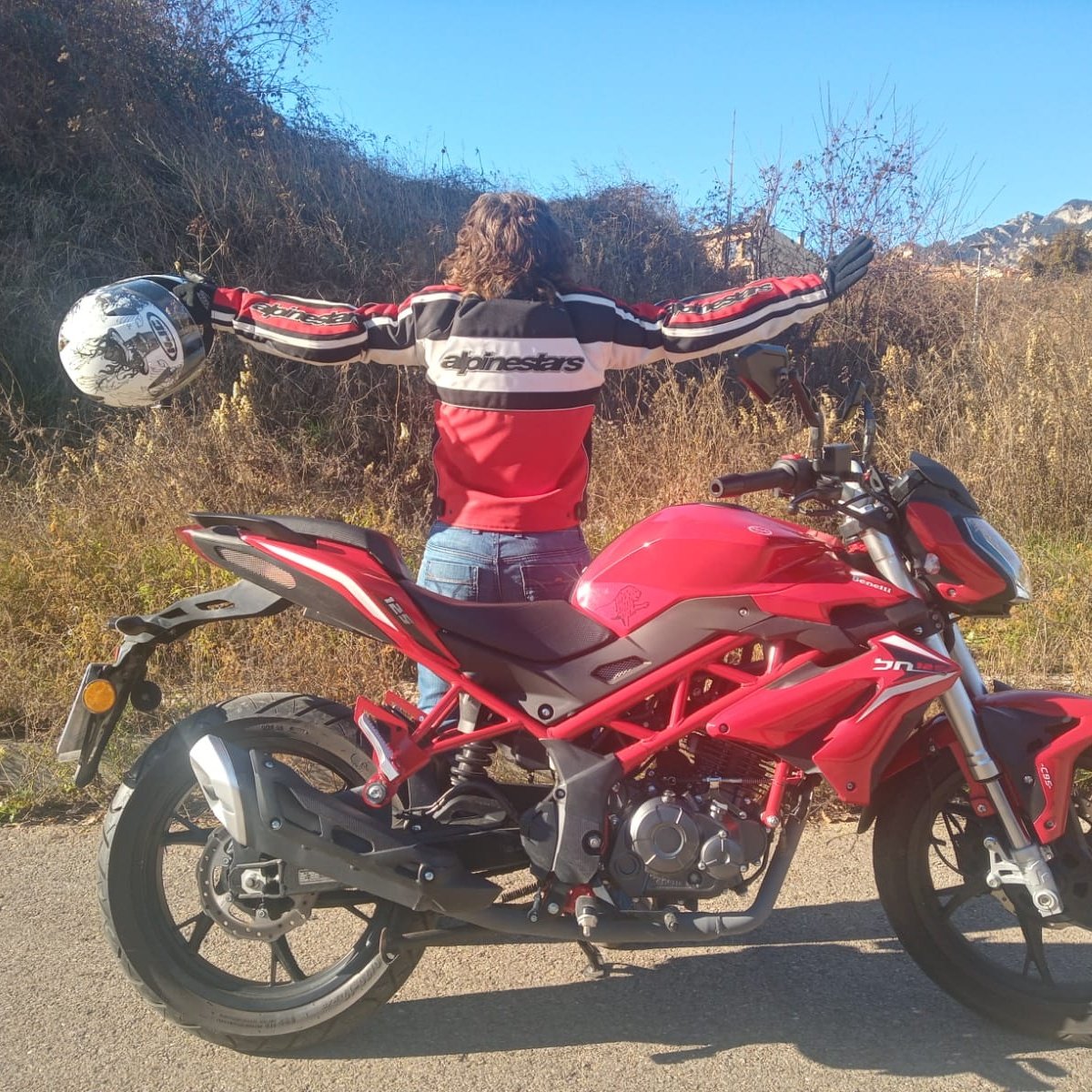 MariVaki's tweet photo. #FotoPerfilNova estrenant la #Nety https://t.co/6S1QcojExj