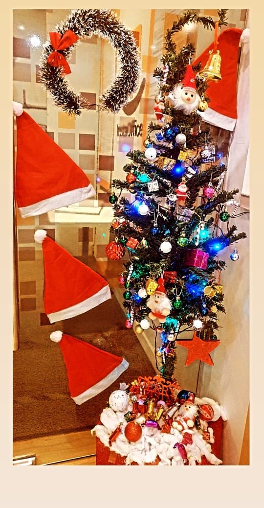 InstaOfficeapp's tweet photo. May this year end the present year on a cheerful note and make a way for happy year! Wishes from Instaoffice. 🎄🎅🏼
Book a One Day Pass. Call/ WhatsApp- 9958563555 or visit https://t.co/bz1qaQy9VE⠀
#Elasticworkspaces #Instaoffice #Coworking #Christmas2020 https://t.co/xZyVTJKq1H