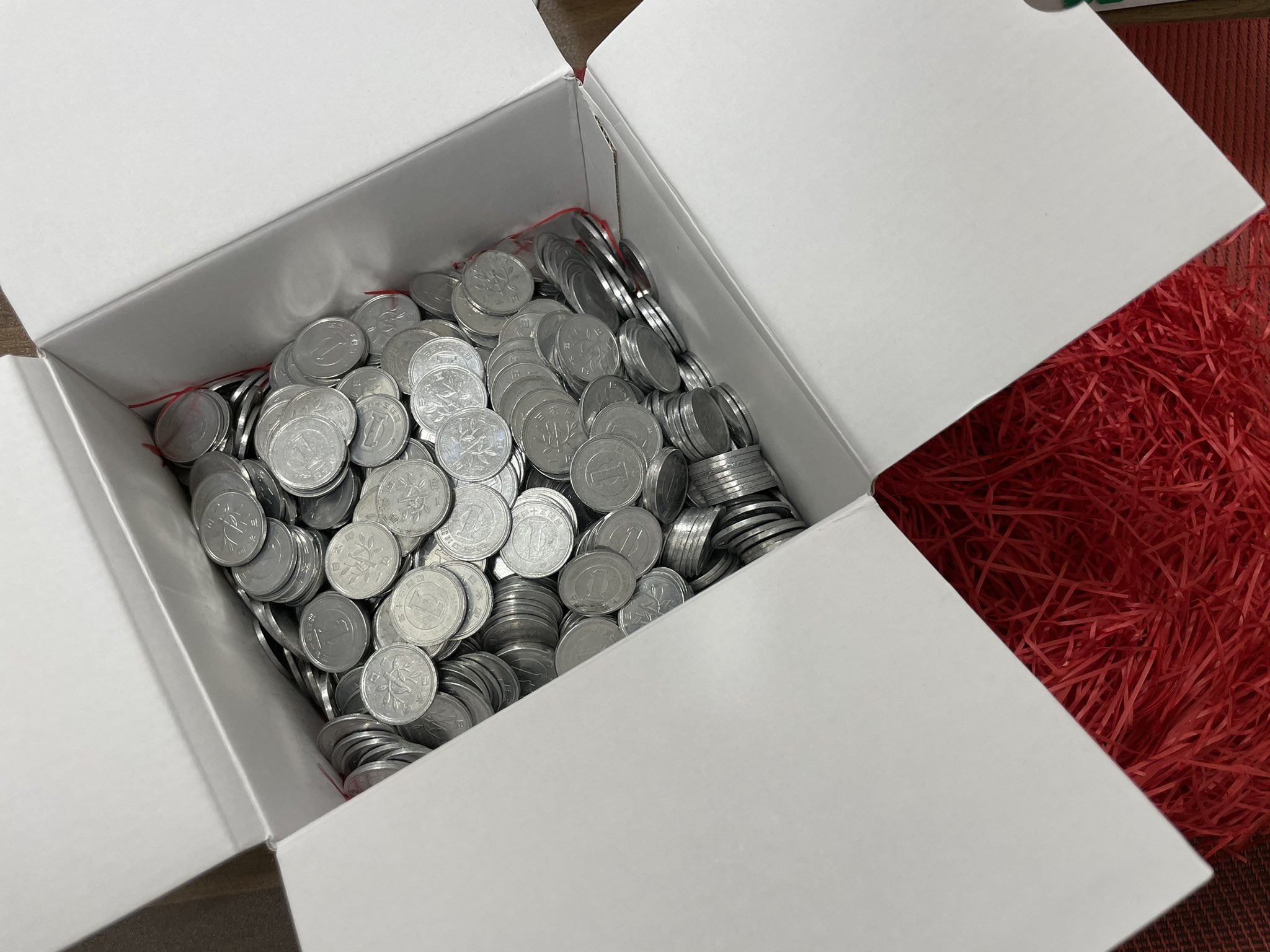 安藤正基 巻発売中 クリエイター同士で予算1000円以内のクソクリスマスプレゼント交換会 をしたところ予想の1000 倍クソプレゼントを貰いました T Co Zbtkv1ur4v Twitter