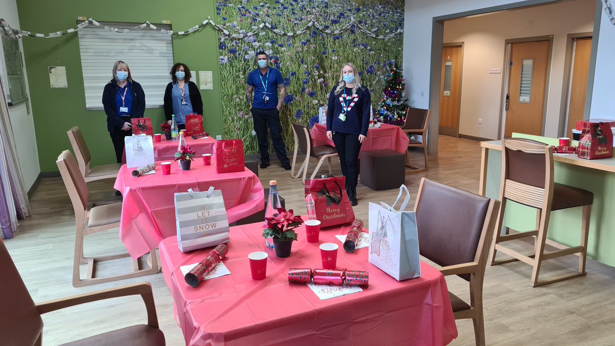 Merry Christmas from #TeamWestleigh 🎄🎅 Presents have been opened and We're all set up for dinner with our ladies! 🎁 @WatkinAlexlou1 @hchadwickOT @paulyd7643  #MerryChristmas #TeamWigan @NWBoroughsNHS