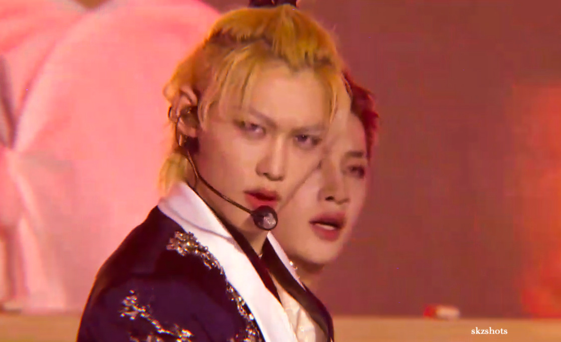 skzshots's tweet photo. 2020 sbs gayo daejeon - felix https://t.co/3QJ0xyYxv1