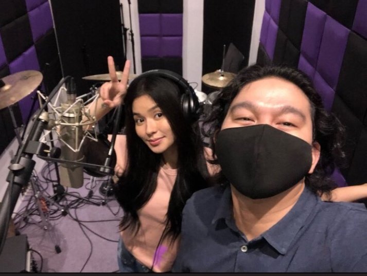 loiyals_jaaleey's tweet photo. nangangamoy new single? or para sa Unloving u?

kung ano man yan, masaya ako para sayo @iamAndalioLoisa 😊 https://t.co/CYjqh0V0yd