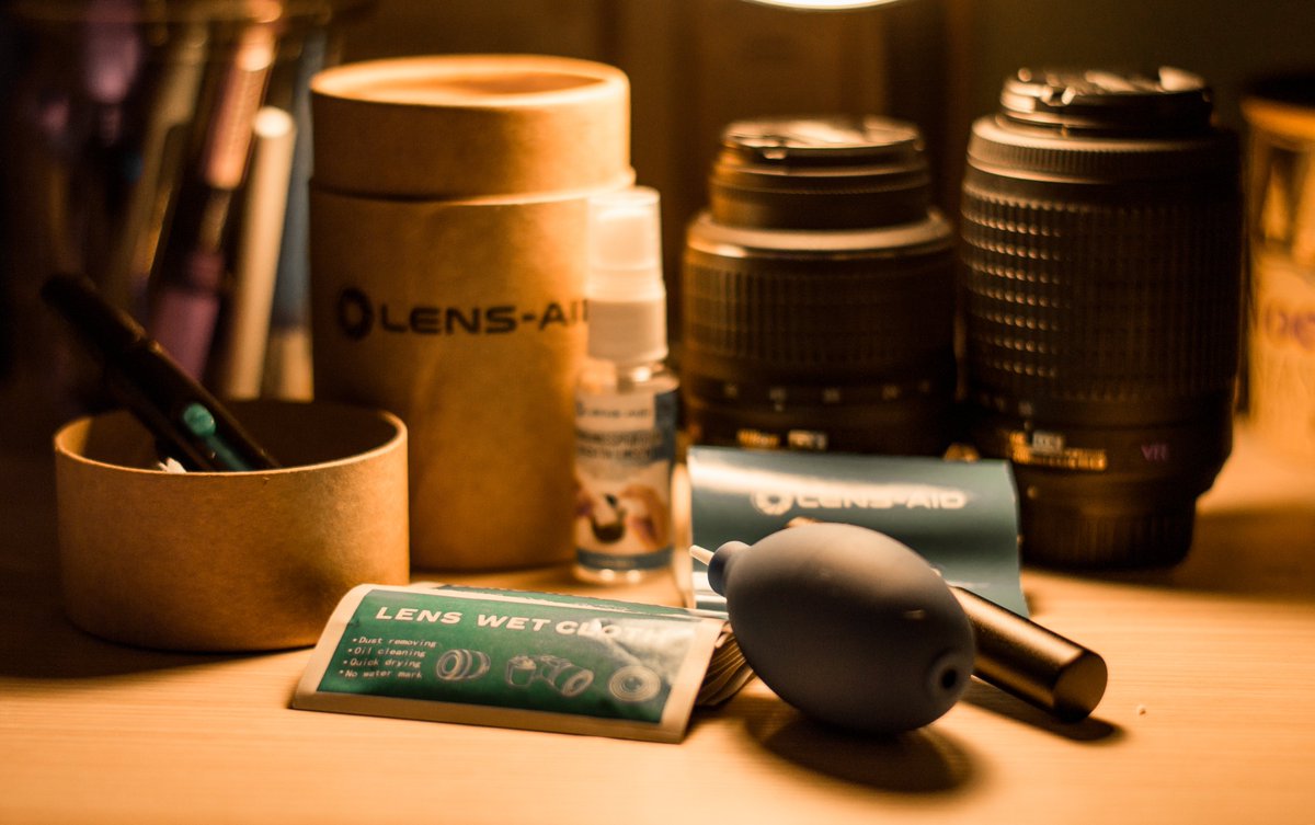 In_schwarzweiss's tweet photo. Was war euer schönstes #Geschenk ?
Ich habe wirklich viele, durchdachte #Geschenke bekommen und freue mich sehr! Dieses #Objektiv #Reinigungsset hat mir meine Frau geschenkt. ❤️
Die erste #Linsenreinigung seit Ewigkeiten!
#xmas2020 #Foto #lensAid #Thankful #photo #cleaning https://t.co/49NMZ79Tzg