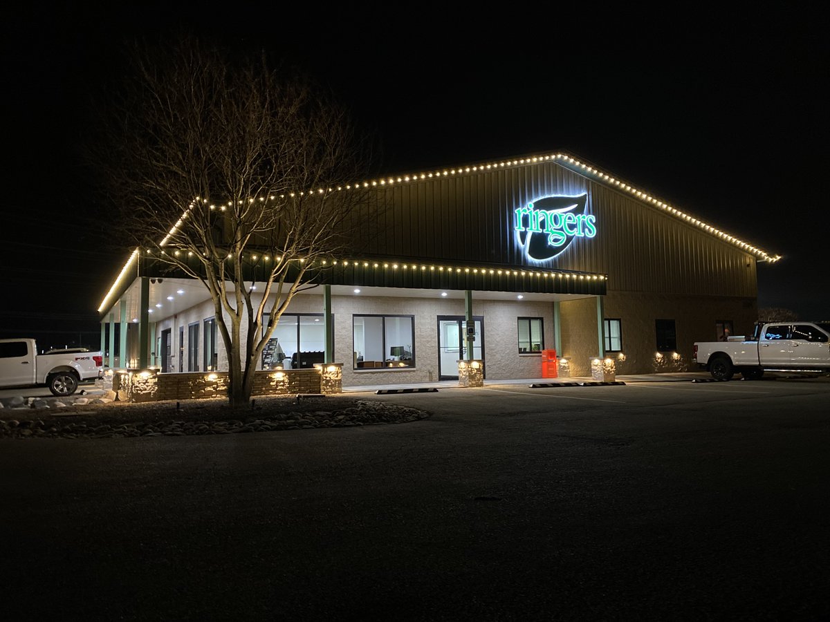 Wishing you and yours a very Happy Holiday Season, from our backyard to yours!

Ringers will be closed on Thursday, December 24th
in celebration of the holidays.
Our team will be back in the office Monday, December 28th.