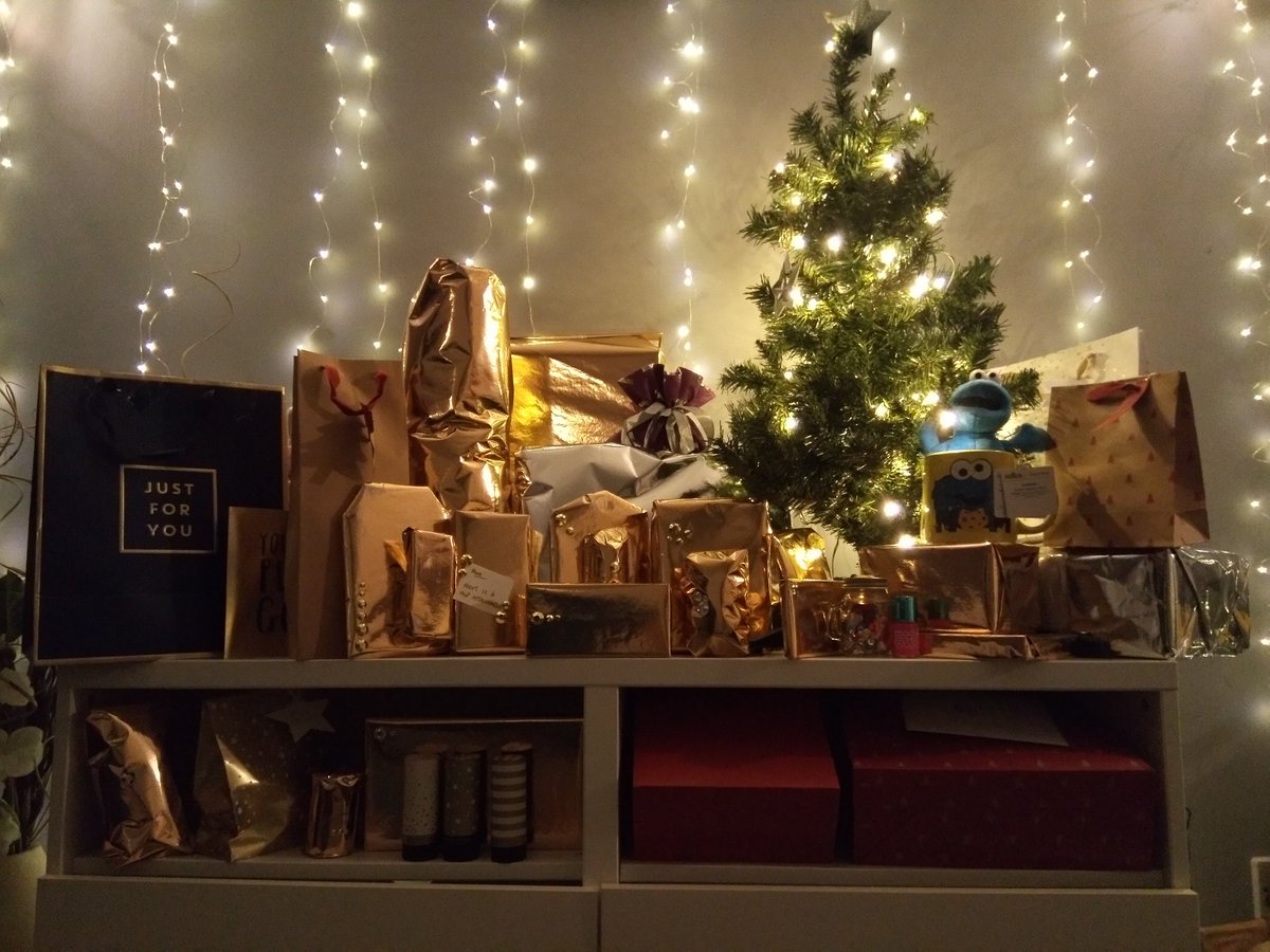 Merry Christmas everyone!!!!💖💖🎉💖🥰💗💞🎇🎁🎀🎆🎄🎉🎁🎇🎄