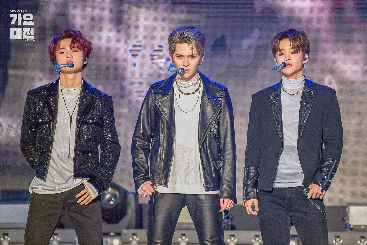 indietrs's tweet photo. dancer                    rapper         vocalist https://t.co/AgXay8uLOp