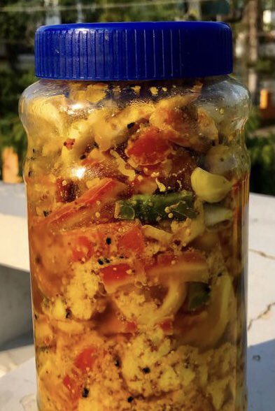SHASHIAMRITA's tweet photo. yehihaijindagi for cooking recipes and handicrafts in India : गोभी, गाजर, शलगम, मूली का मिक्स्ड अचार ( Mixed Pic... https://t.co/V9ypDU2KfG #mixedpickle #gobhi #gajar #shalgam #mooli #adrak #harimirch #lahsun #nimbu https://t.co/HdYD07lI8K